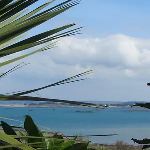 https://appartement-vue-panoramique-sur-baie-de-morlaix.inbrittany.com